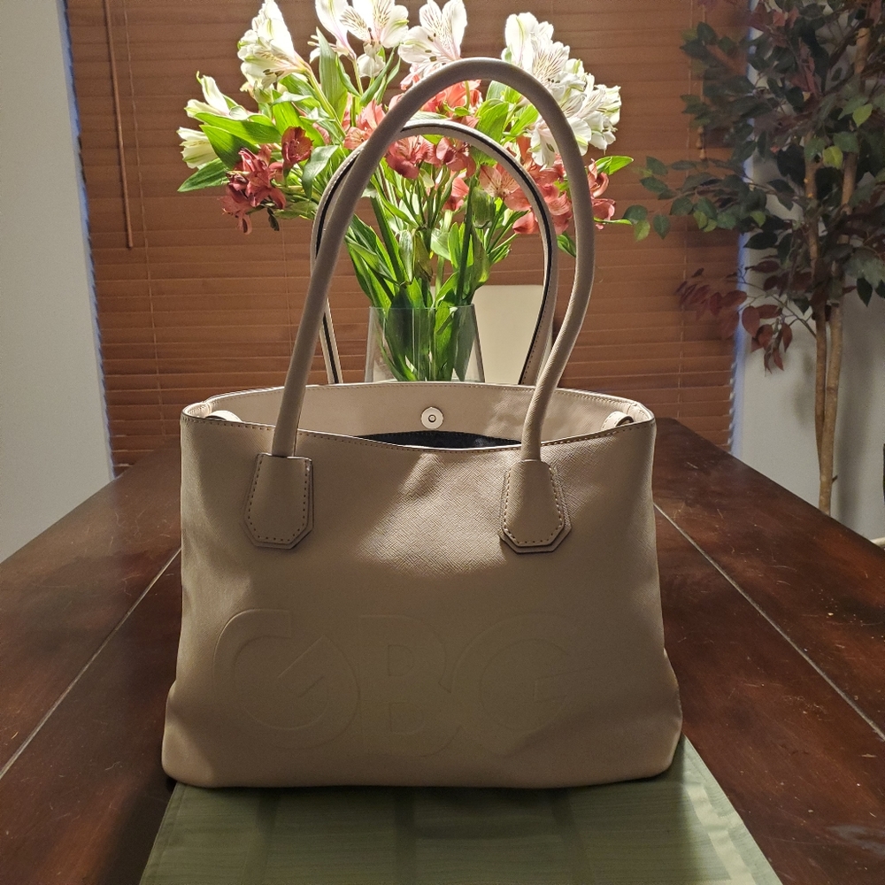Cream Guess Purse